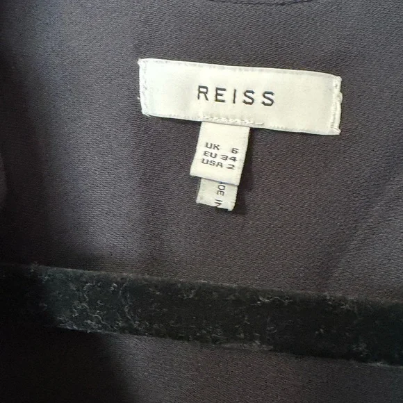 Reiss Ameliee Cowl Front
sleeveless Blouse size 2 - Picture 13 of 15